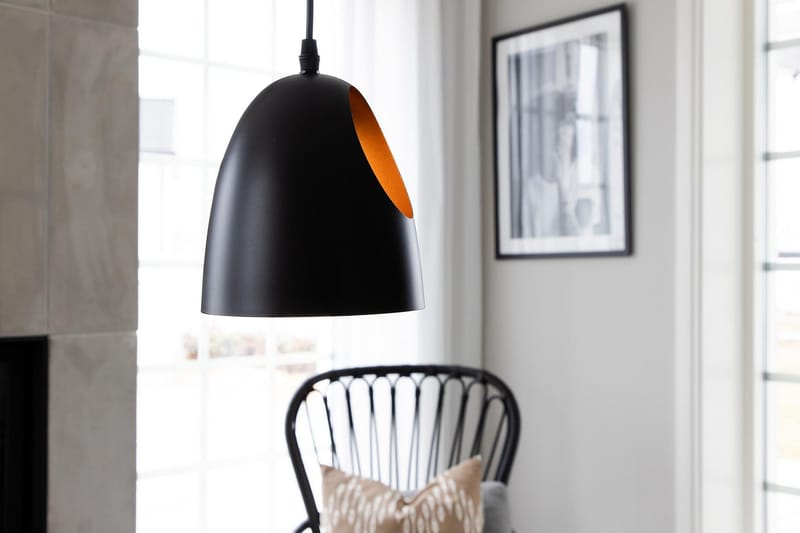 Elda Pendellampa Dimbar LED Liten - Svart/Koppar - Products - Belysning - Lampor & belysning inomhus - Taklampa & takbelysning - Pendellampa & hänglampa