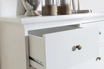 Paris Byrå 140 cm Hög - Vit - Products - Förvaring - Förvaringsmöbler - Byrå - Hallbyrå