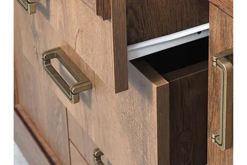 Tadeusz Vitrinskåp 40 cm djup 90 cm bred 191 cm hög Trä - Brun - Products - Förvaring - Skåp - Vitrinskåp