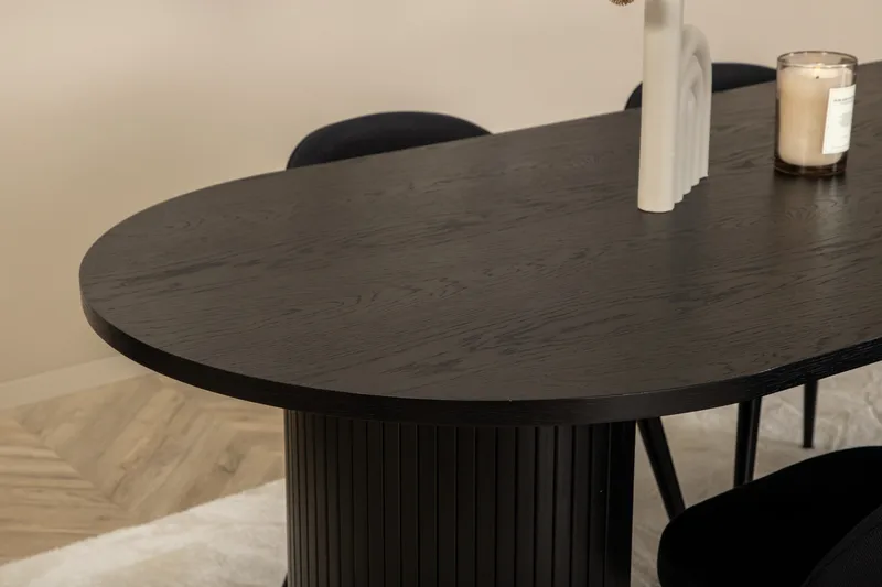 Bianca Matgrupp 200 cm Oval med 4 Velvet stolar - Svart - Products - Möbler - Bord & matgrupp - Matgrupp