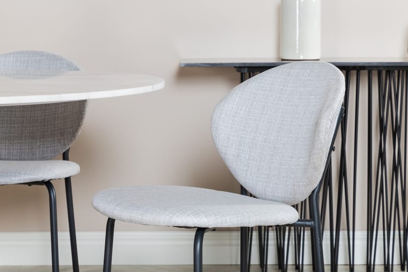 Estelle Matgrupp 106 cm Rund med 4 Vault stolar - Svart - Products - Möbler - Bord & matgrupp - Matgrupp