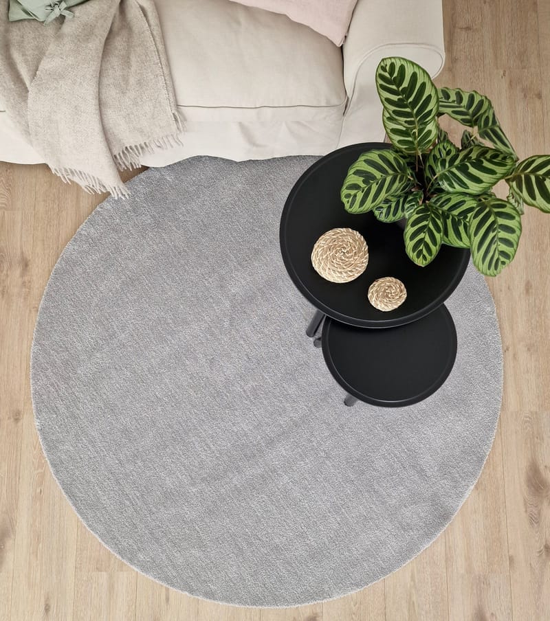 Feel Matta 240 Rund - Silver - Products - Textil & mattor - Matta - Modern matta - Ryamatta