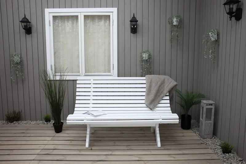 Norvald Trädgårdsbänk 140 cm - Vit - Products - Utemöbler & utemiljö - Loungemöbler - Loungesoffor
