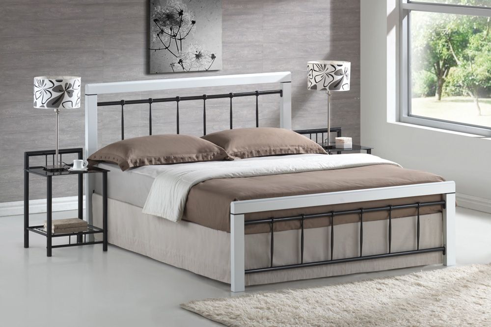 S�ng Covina 160x200 cm - Vit/svart