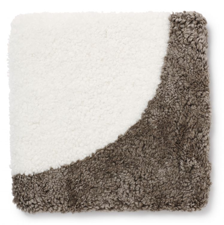 Curly stolsdyna fårskinn Sahara/vit Curly stolsdyna fårskinn Sahara/vit