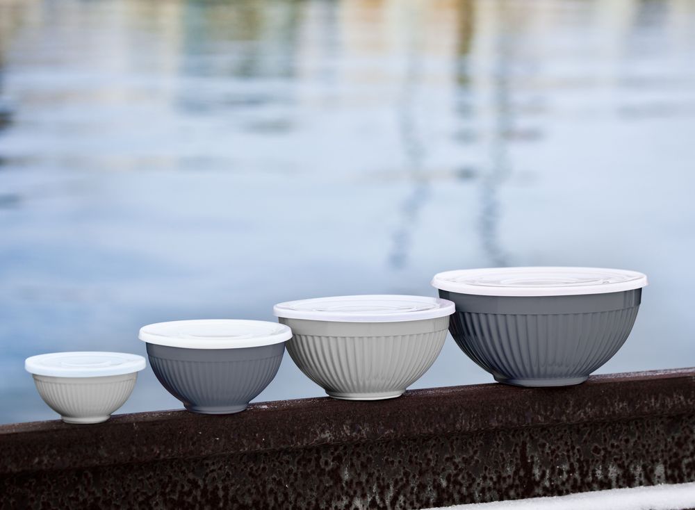 Nuzzie set med sk�lar - Olika f�rger