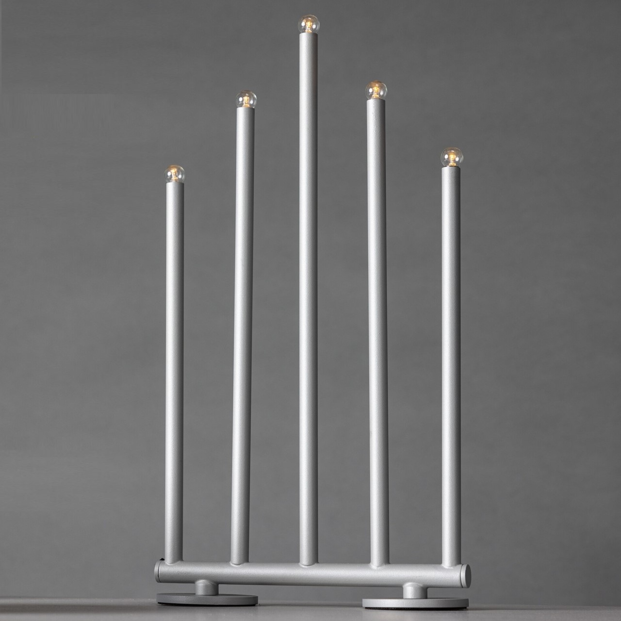 Björnfjället ljusstake 22 x 42 cm - Svart/Silver Björnfjället ljusstake 22 x 42 cm - Svart/Silver