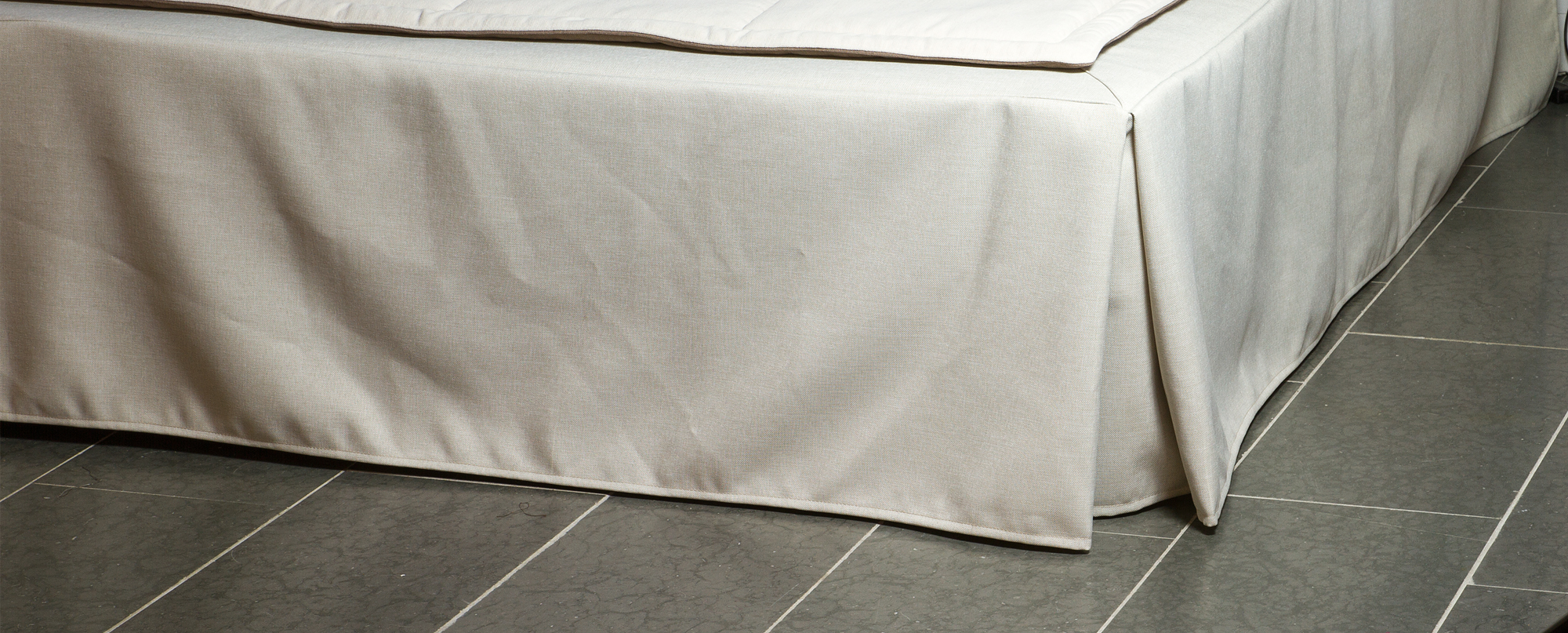 Sprei 40 cm hoog - Kies je kleur en maat