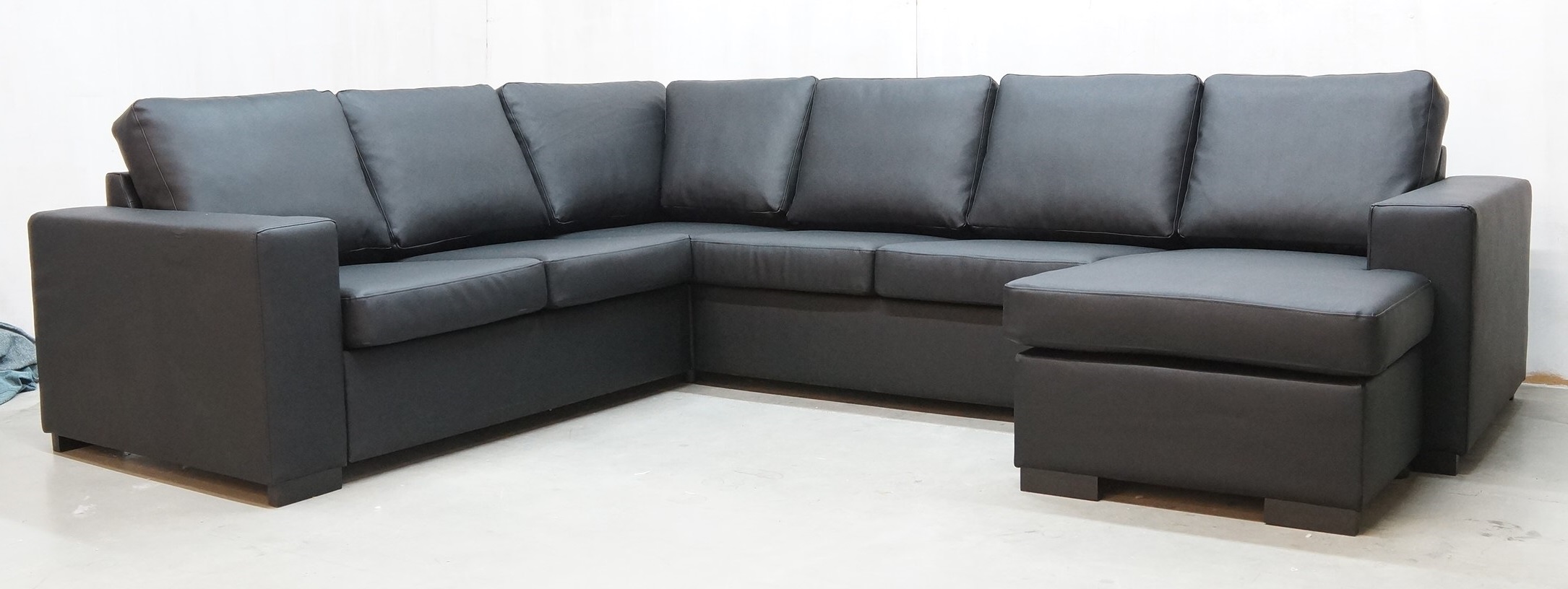 Solna XL U-soffa i bonded leather - H�ger