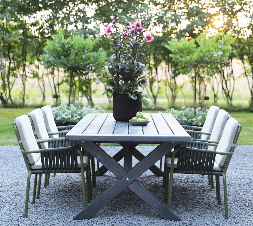 Brisbane tuinset; tafel 220x100 cm inclusief 6 stapelbare Lincoln fauteuils groen/beige