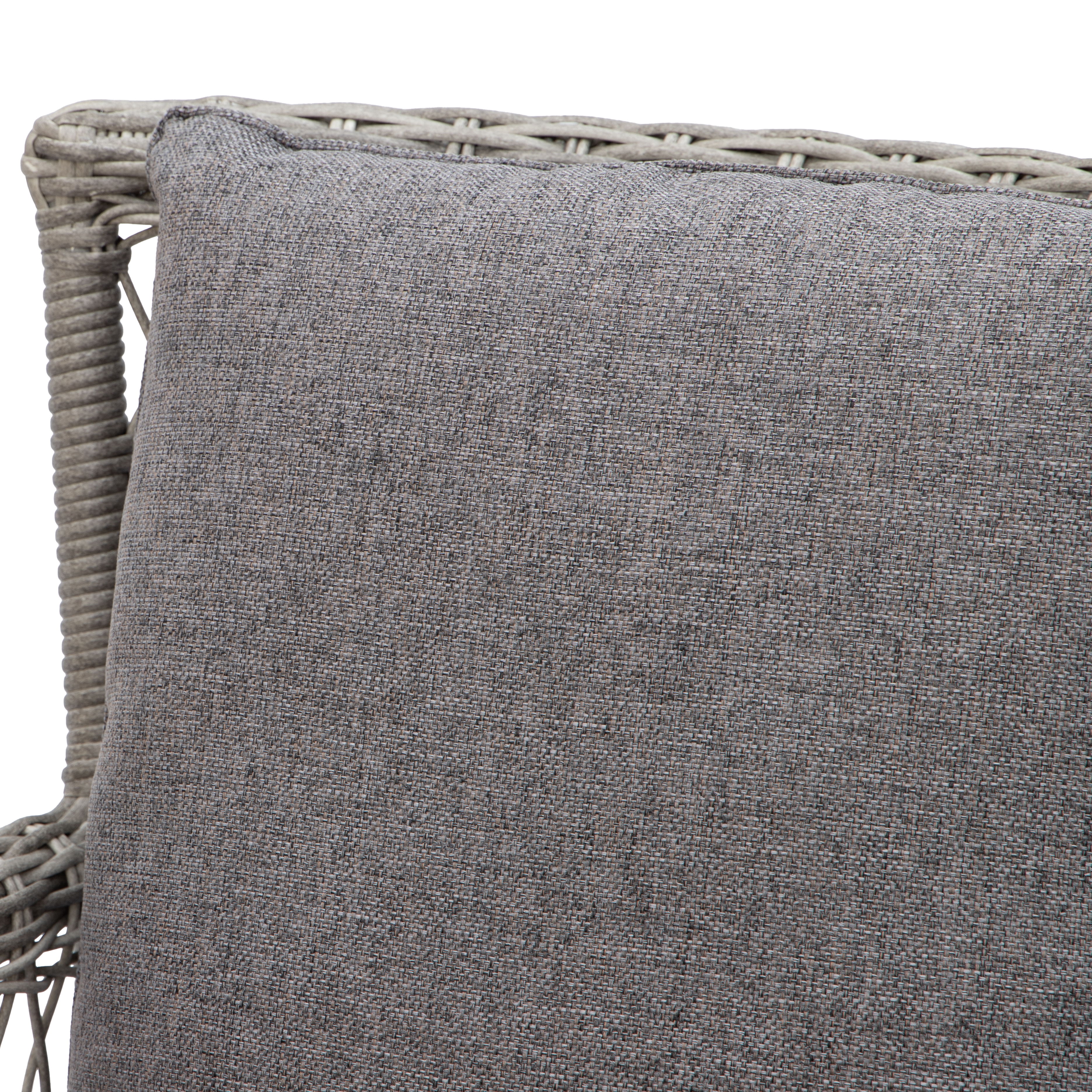 Utematstol i grå rotting med dyna Utematstol i grå rotting med dyna