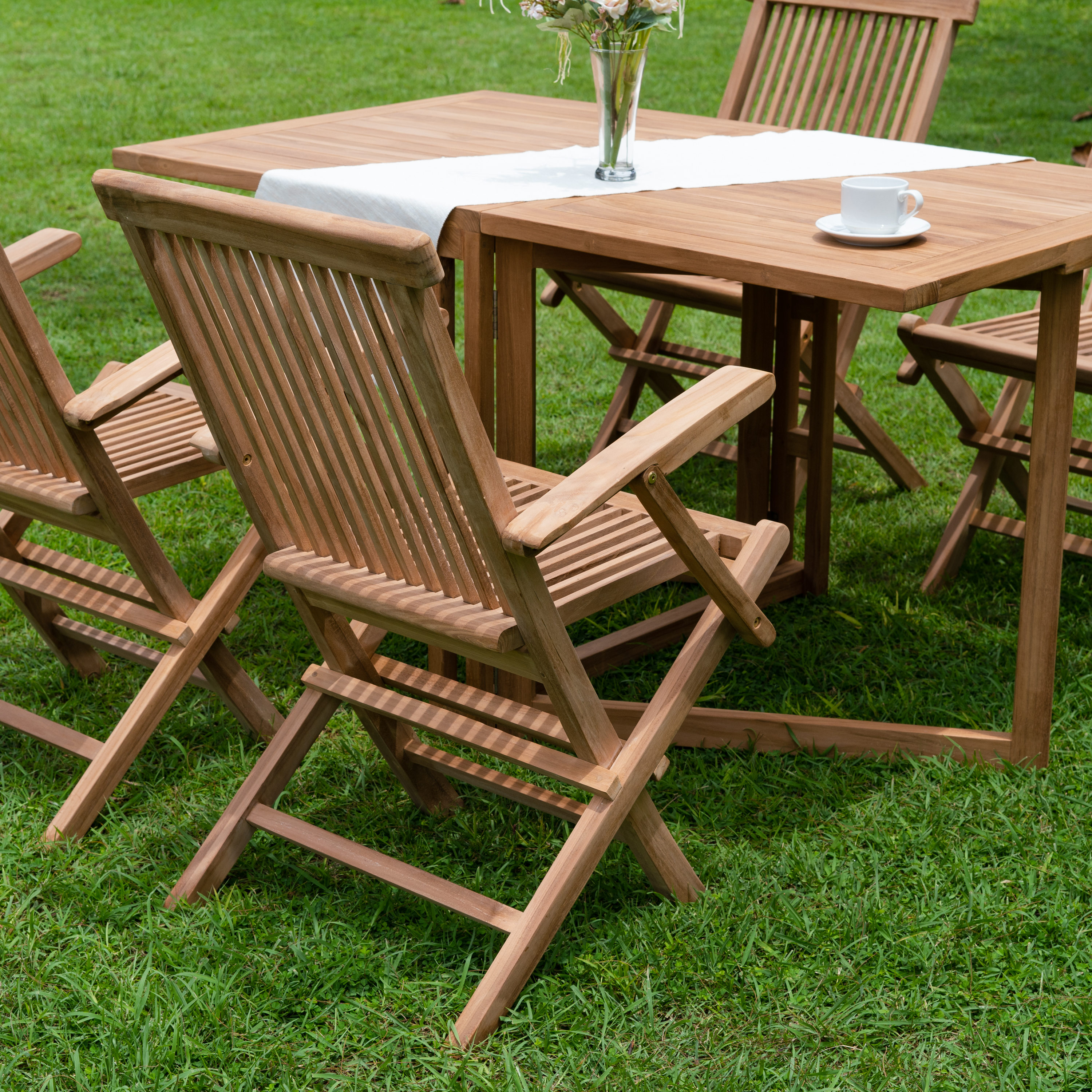 Saltö utematgrupp klaffbord med 4 st karmstolar - Teak Saltö utematgrupp klaffbord med 4 st karmstolar - Teak