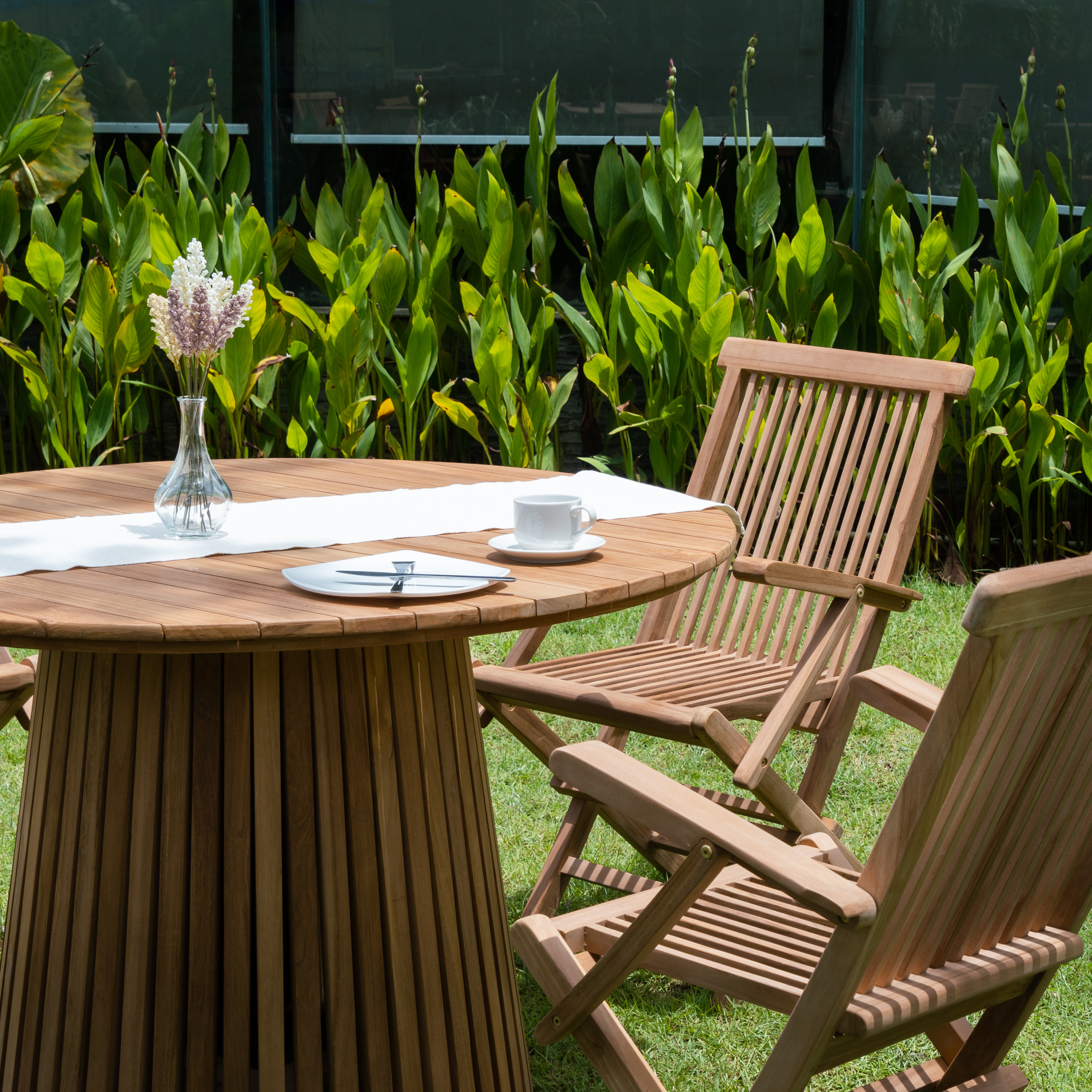 Teakbord Ø120 cm - Saltö + Träolja för möbler Teakbord Ø120 cm - Saltö + Träolja för möbler