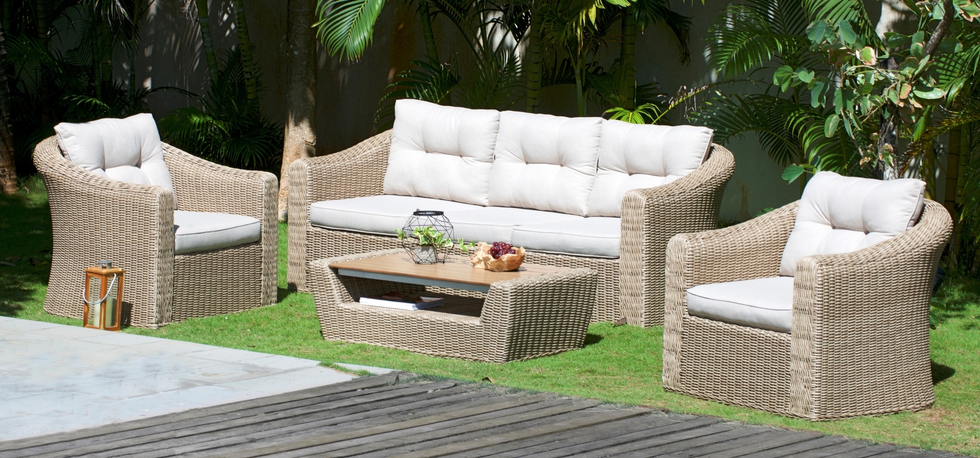 Utegrupp lyx med ljusa dynor - St Tropez Utegrupp lyx med ljusa dynor - St Tropez