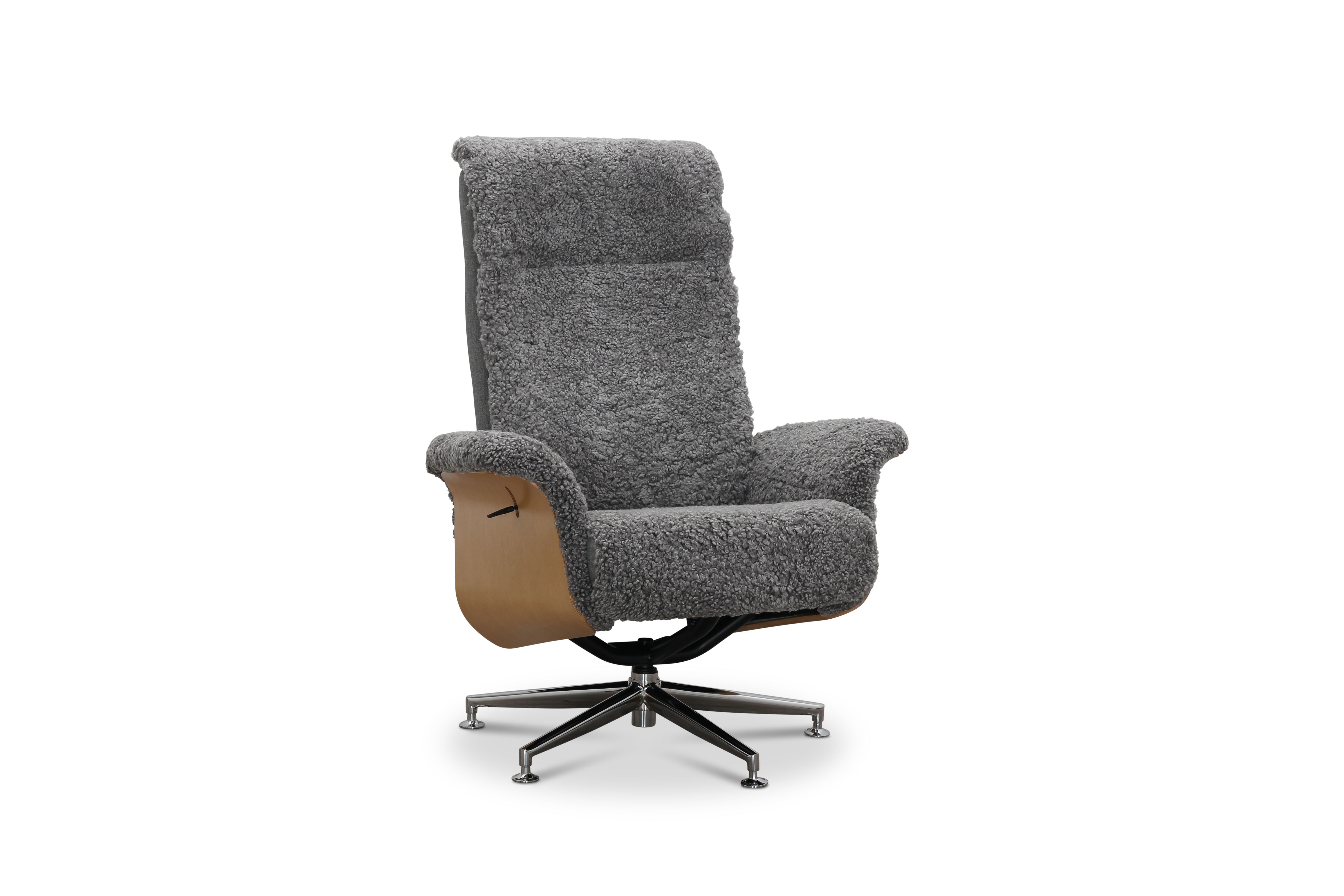 Reclinerfåtölj med fotpall i äkta fårskinn ek/grafitgrå - Ulla + Möbeltassar Reclinerfåtölj med fotpall i äkta fårskinn ek/grafitgrå - Ulla + Möbeltassar