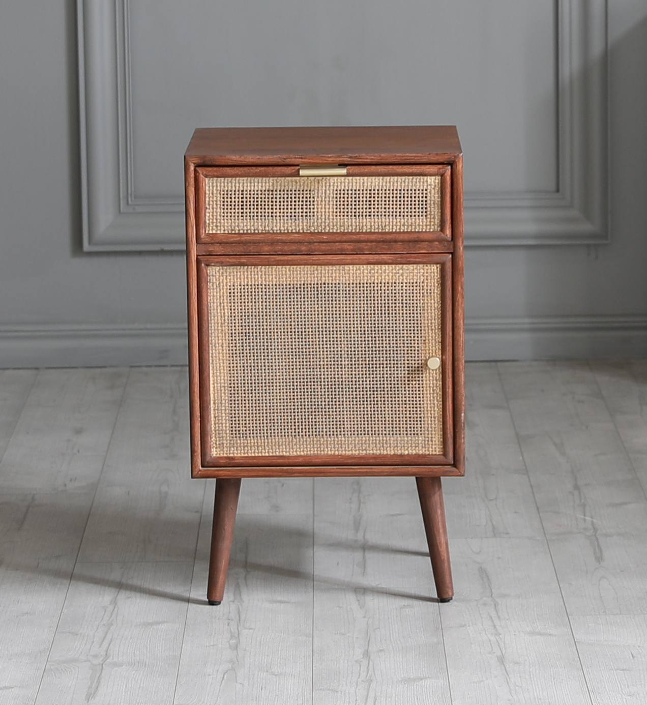 S�ngbord valn�t/rotting 71 cm h�gt + M�beltassar