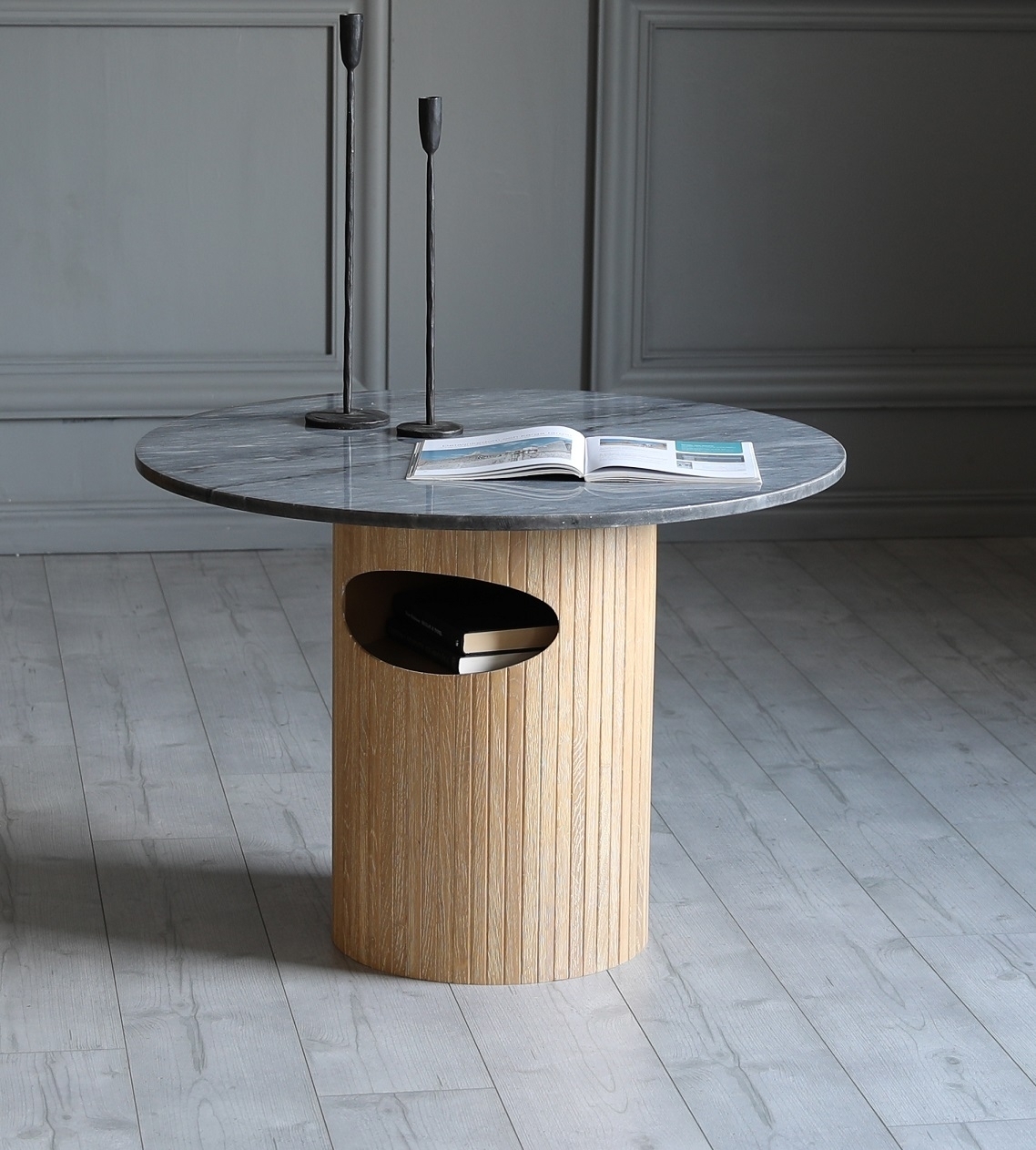 Arto runt soffbord höjd 60 cm - Whitewash / Grå marmor Arto runt soffbord höjd 60 cm - Whitewash / Grå marmor