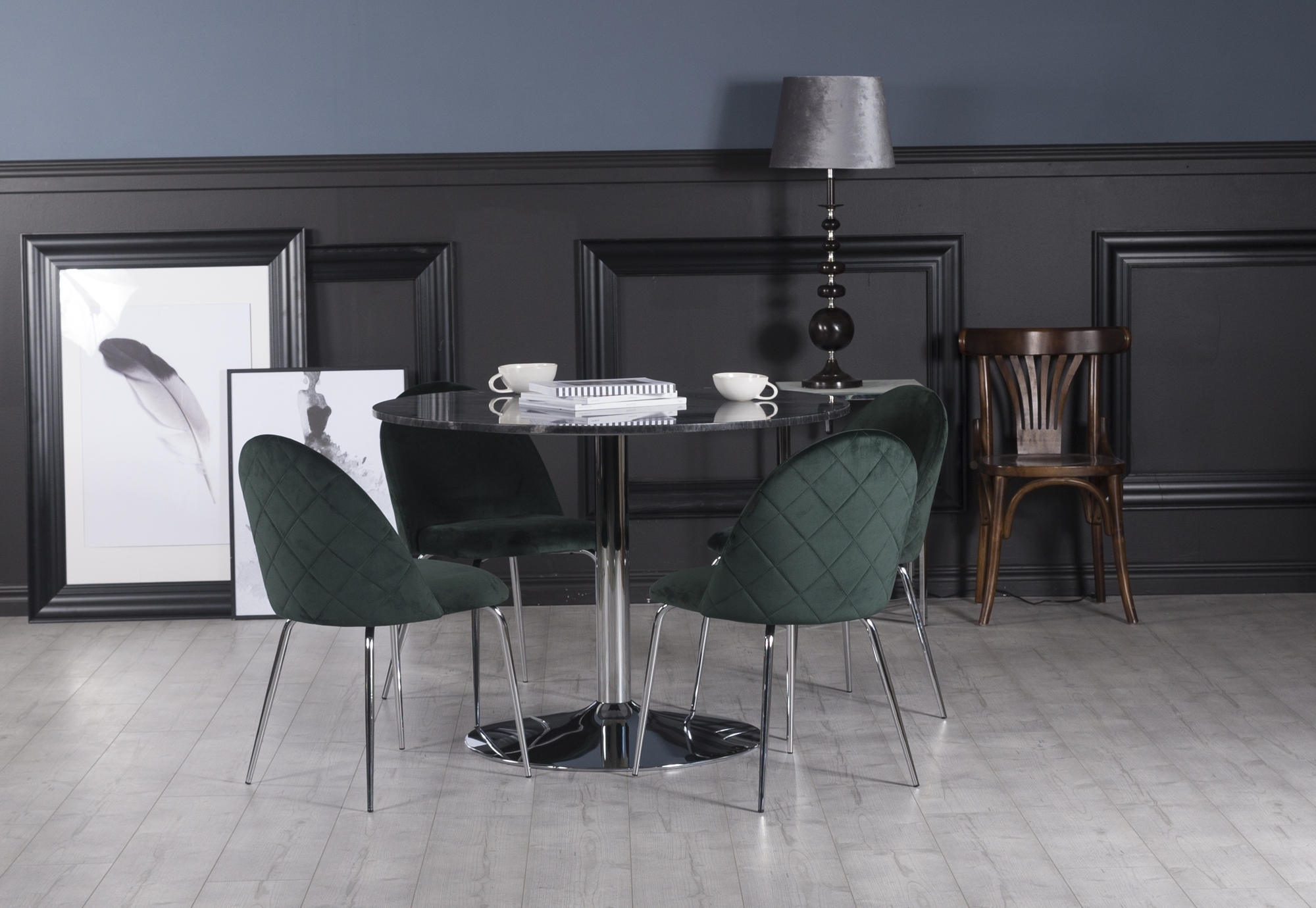 Plaza matgrupp, marmorbord med 4 st Plaza sammetsstolar - Grön/Grå/Krom Plaza matgrupp, marmorbord med 4 st Plaza sammetsstolar - Grön/Grå/Krom