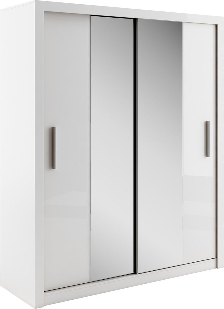 Grderob med inredning och skjutd�rrar