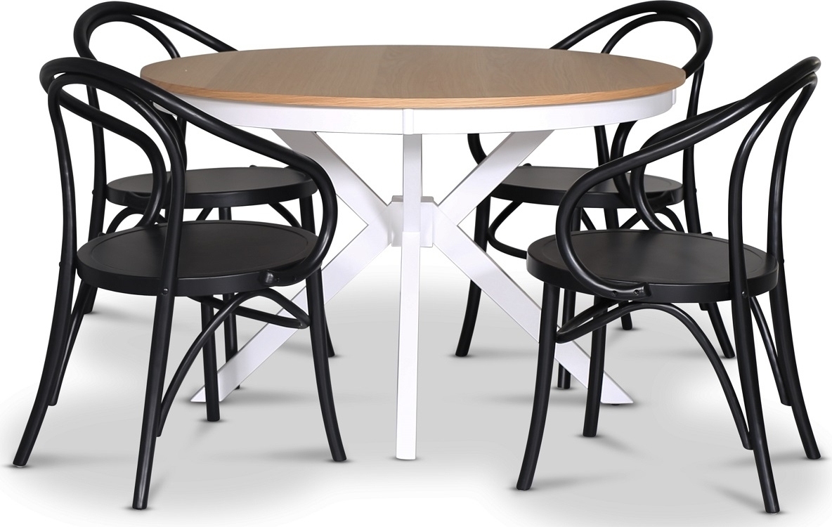 Tromsö matgrupp; runt matbord Vit / Ek med 4 st Danderyd No.30 karmstolar svarta Tromsö matgrupp; runt matbord Vit / Ek med 4 st Danderyd No.30 karmstolar svarta