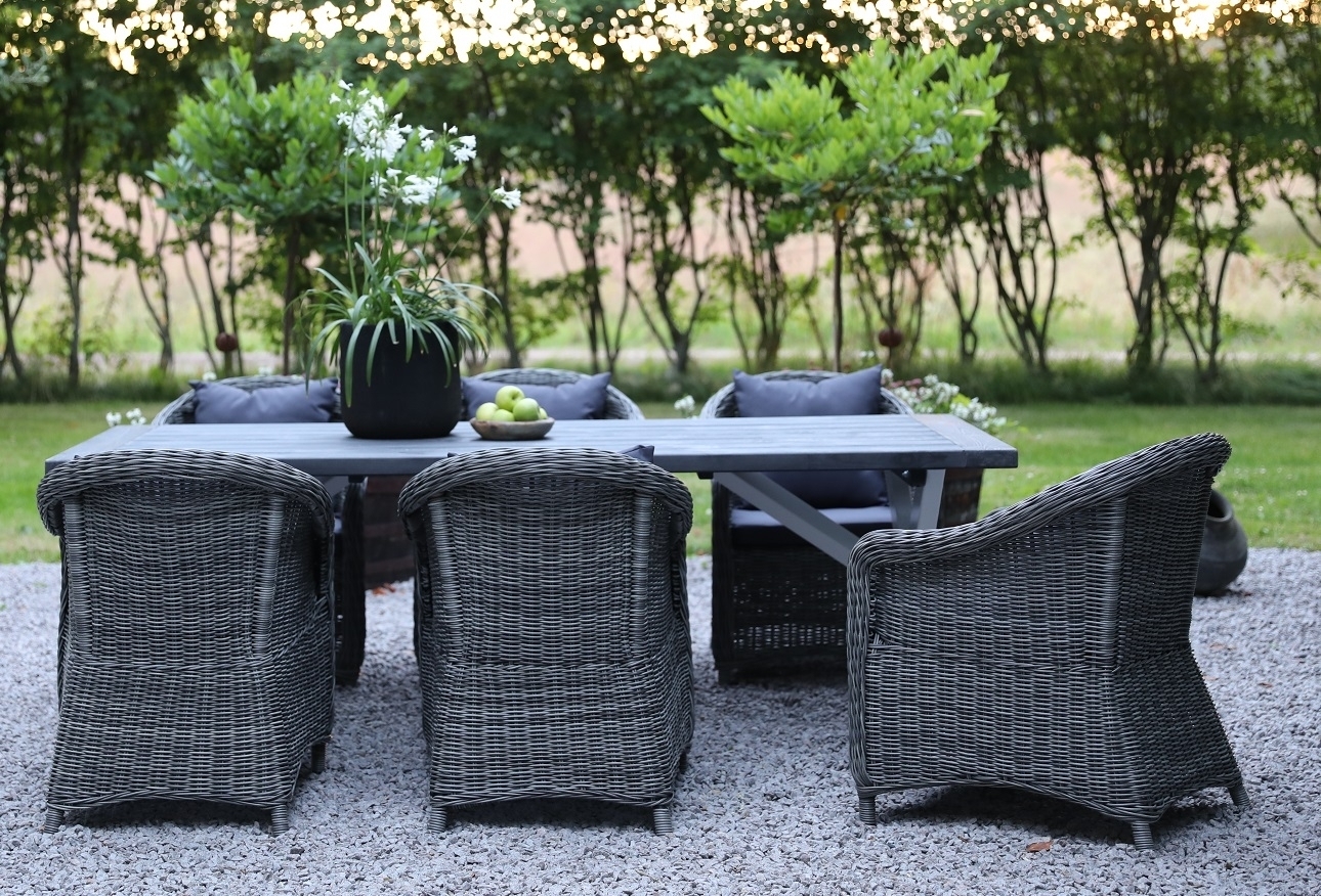 Oxford utematgrupp; gr�/vit bord 220 cm inkl 6 st Mercury f�t�ljer gr� konstrotting