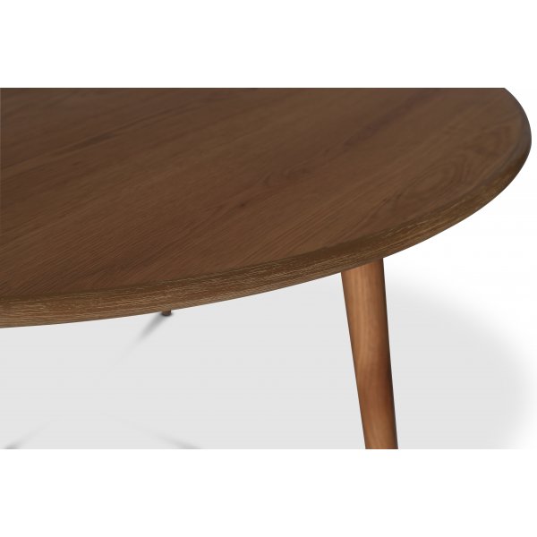 Omni runt matbord i oljad ek Ø130 cm Omni runt matbord i oljad ek Ø130 cm