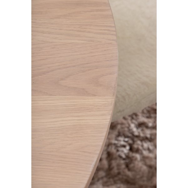 Bianca Matgrupp runt vitputsat matbord med 4 st Polar vit stolar Bianca Matgrupp runt vitputsat matbord med 4 st Polar vit stolar