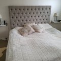 Jättefin.Mycket nöjd! Och chauffören som levererade varan var mycket trevlig och hjälpsam. Hampton sänggavel 180 cm - Linne