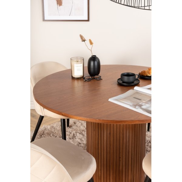 Bianca Matgrupp runt valnt matbord med 4 st Velvet beige stolar