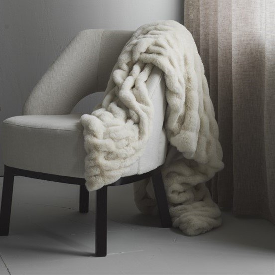 Plaid moelleux 130 x 170 cm - Crème Plaid moelleux 130 x 170 cm - Crème