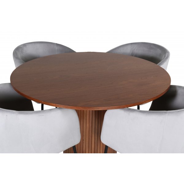 Bianca Matgrupp runt valnt matbord med 4 st Berit gr stolar