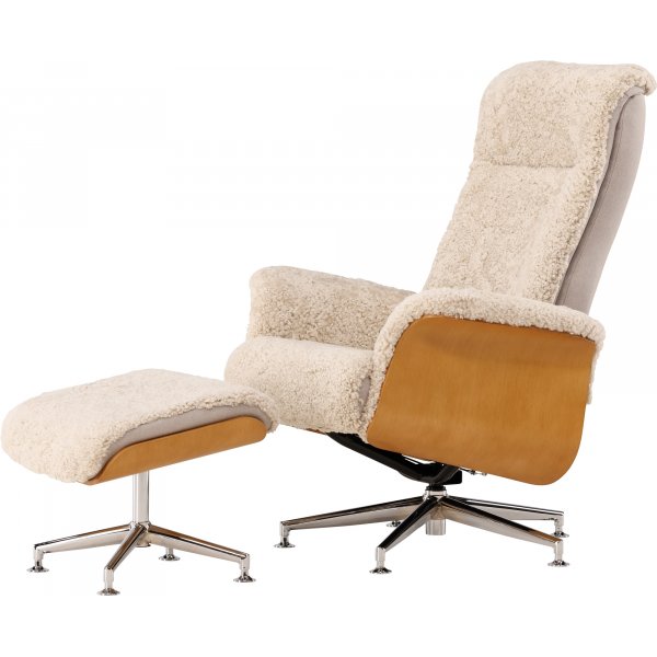 Ulla fåtölj med fotpall i fårskinn - Beige / Ek / Krom + Textilrengöring för möbler Ulla fåtölj med fotpall i fårskinn - Beige / Ek / Krom + Textilrengöring för möbler