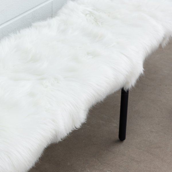 Piège Katy 180 x 55 cm - Fausse fourrure blanche Piège Katy 180 x 55 cm - Fausse fourrure blanche