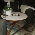 Kundbild Morris soffbord Ø80 cm - Vit/valnöt: Fint och stabilt bord som känns...
