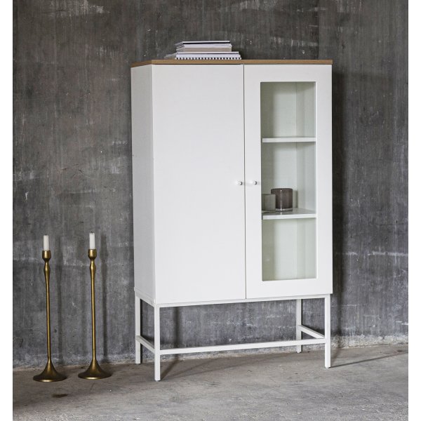 Edge highboard - Vit högtryckslaminat (HPL) + Textilrengöring för möbler Edge highboard - Vit högtryckslaminat (HPL) + Textilrengöring för möbler
