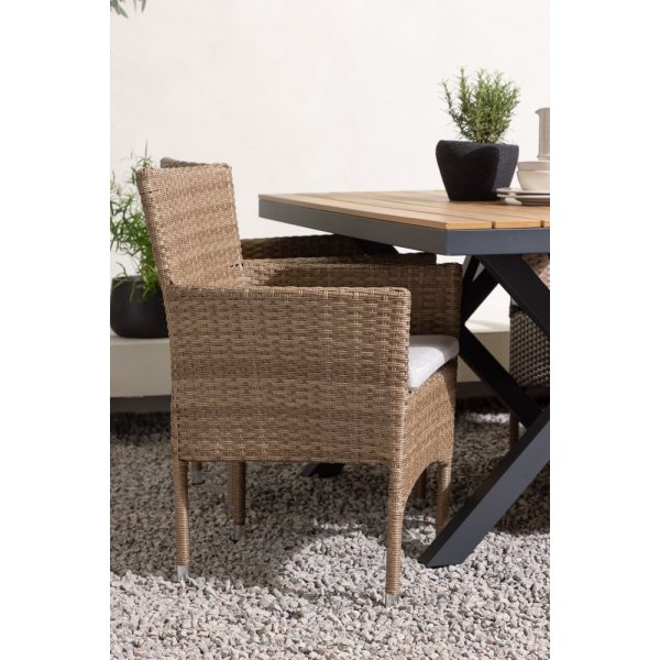 Garcia utematgrupp med 4 st Malina stolar - Natur Garcia utematgrupp med 4 st Malina stolar - Natur