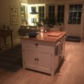 Kundbild Heritage vit Köksö med ekskiva: Köksön blev perfekt i vårt kök. Är...