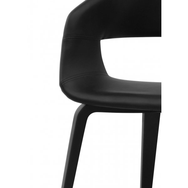 Nova matstol i svart PU Nova matstol i svart PU