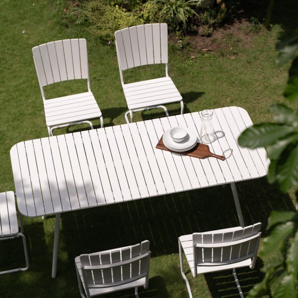 Holmsund matgrupp; bord 180x80 cm med 6 st stolar - vit Holmsund matgrupp; bord 180x80 cm med 6 st stolar - vit