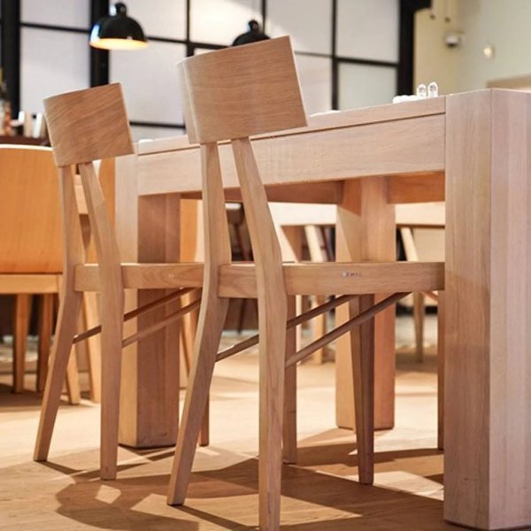 Chaise de salle à manger Akka - N\\\'importe quelle couleur sur le cadre Chaise de salle à manger Akka - N\\\'importe quelle couleur sur le cadre