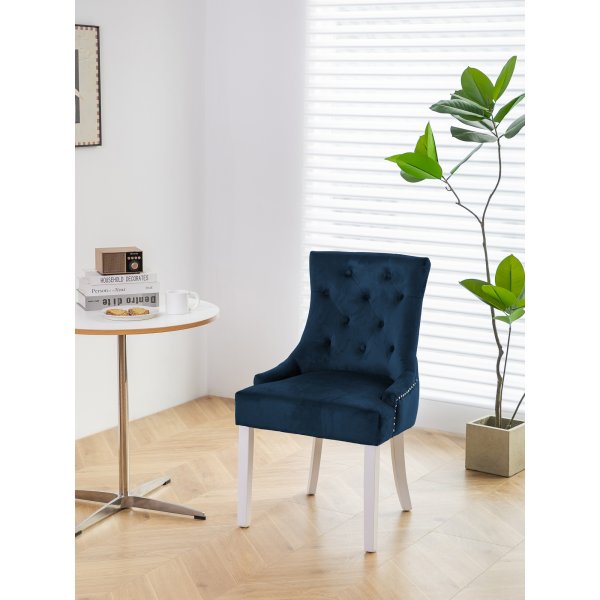 Matstol Tuva blå sammet med vita ben Matstol Tuva blå sammet med vita ben