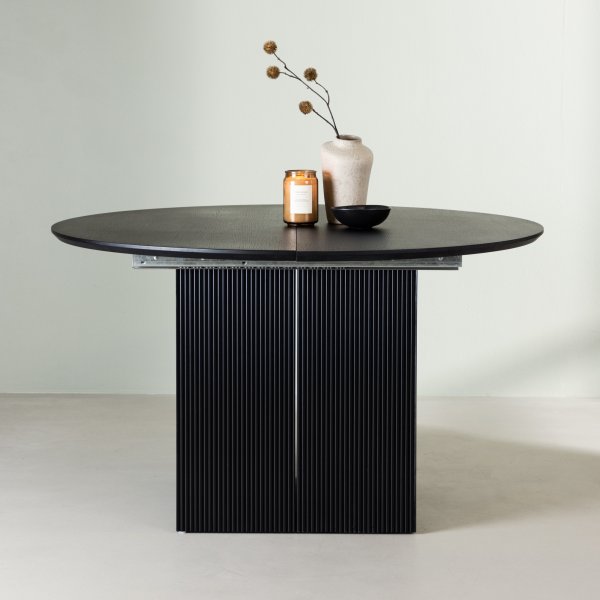 Table à manger Matilda 130-180 x 130 cm - Noir Table à manger Matilda 130-180 x 130 cm - Noir