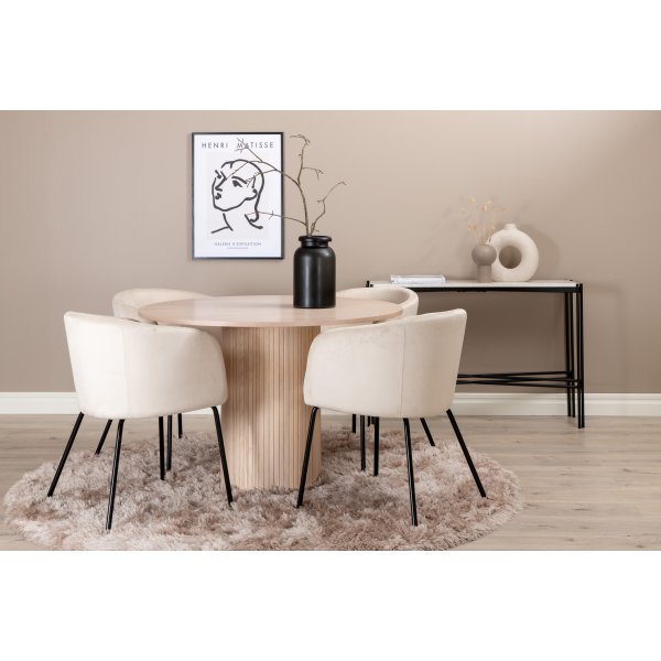 Bianca Matgrupp runt vitputsat matbord med 4 st Berit beige stolar Bianca Matgrupp runt vitputsat matbord med 4 st Berit beige stolar
