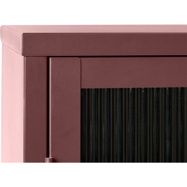 Armoire Dobb en métal bordeaux avec portes vitrées Armoire Dobb en métal bordeaux avec portes vitrées