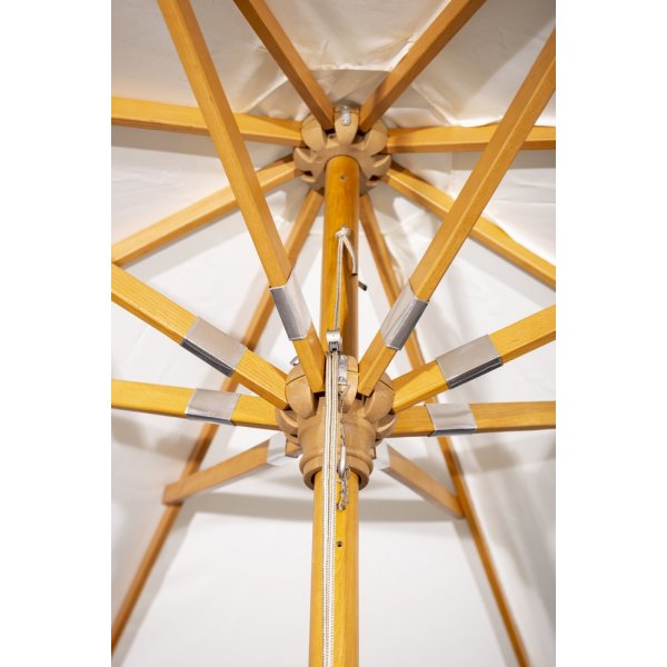 Naxos parasoll Ø300 cm - Natur/Vit Naxos parasoll Ø300 cm - Natur/Vit