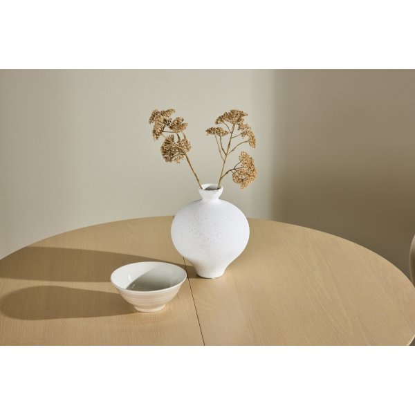 Gilda matbord 110-150 x 110 cm - Whitewash Gilda matbord 110-150 x 110 cm - Whitewash