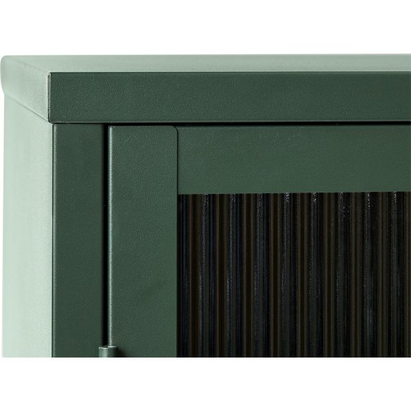 Armoire en métal vert foncé Dobb avec portes vitrées Armoire en métal vert foncé Dobb avec portes vitrées