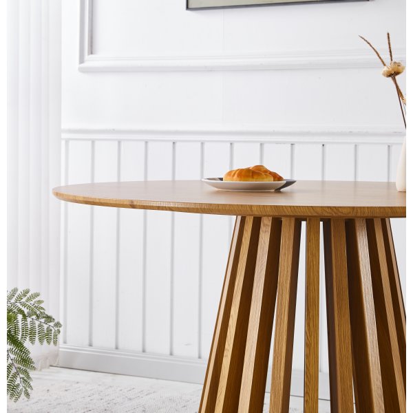Inez runt matbord Ø120 cm - Ek Inez runt matbord Ø120 cm - Ek