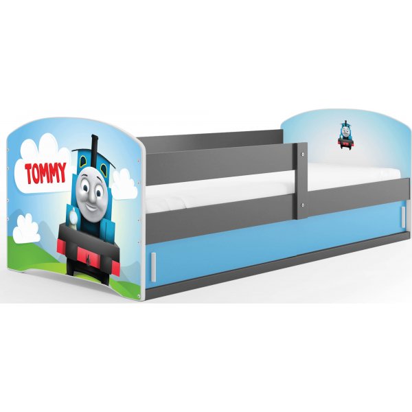 Vejle barnsäng med förvaringsfack 80 x 160 cm - Valfri sticker & färg Vejle barnsäng med förvaringsfack 80 x 160 cm - Valfri sticker & färg