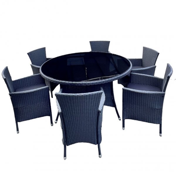 Matgrupp Tylösand - Runt matbord med 6 stolar i konstrotting Matgrupp Tylösand - Runt matbord med 6 stolar i konstrotting